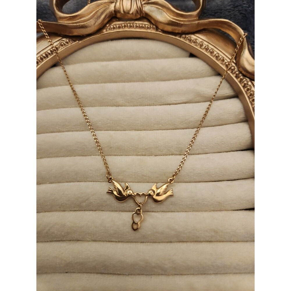 Avon Vintage 1980's Gold Toned Doves And Hearts Dainty Necklace